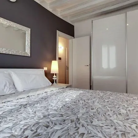 Elegance Апартаменты *